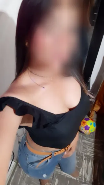 Daniela, 39