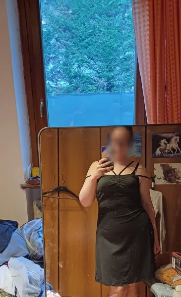 Simone, 27